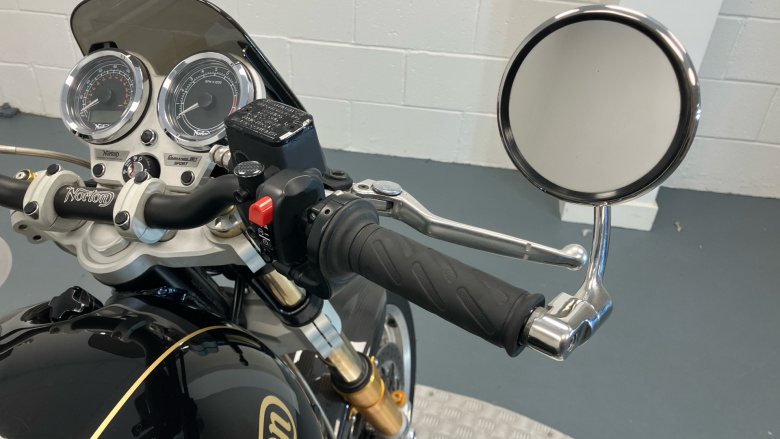 Norton Commando 961 SE